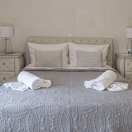 Diogenis Luxury Sea View Apartment *