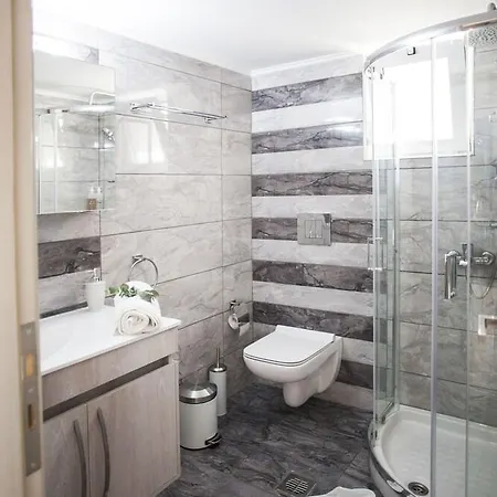 Diogenis Luxury Sea View Apartment
