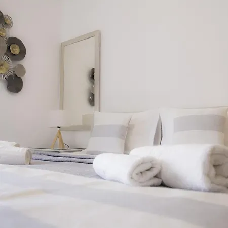 Diogenis Luxury Sea View Apartment